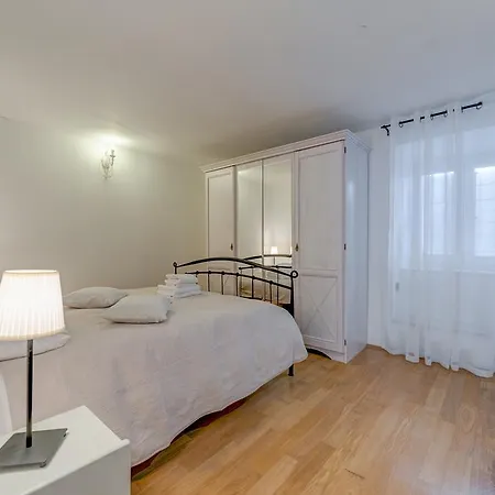 Gasthuis Temple Luxury & Split