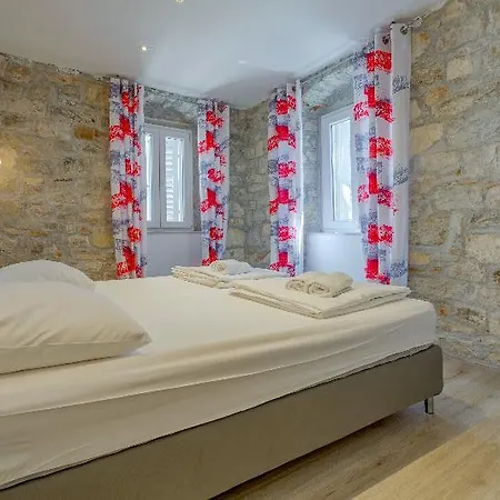 Gasthuis Temple Luxury & 4*