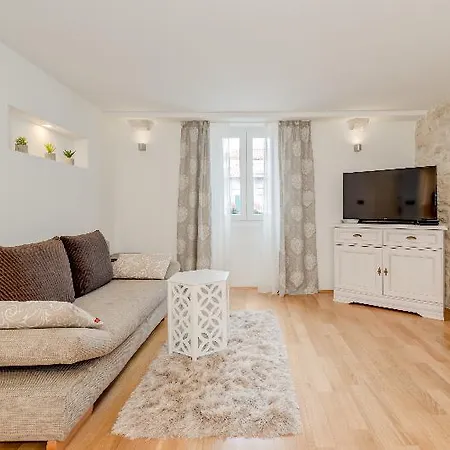 Guest house Temple Luxury & Split