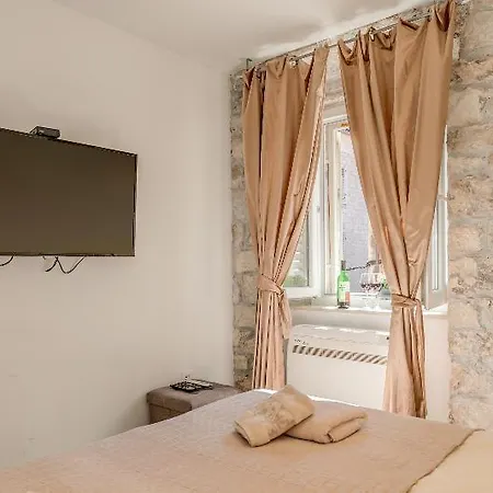 Temple Luxury & Split